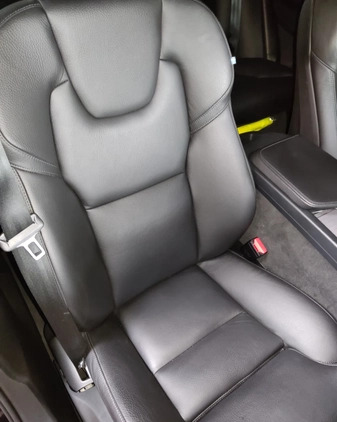 Volvo XC 60 cena 154000 przebieg: 77000, rok produkcji 2018 z Sosnowiec małe 781